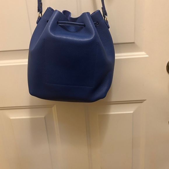 Portland Leather Bucket Bag - Picture 3 of 11